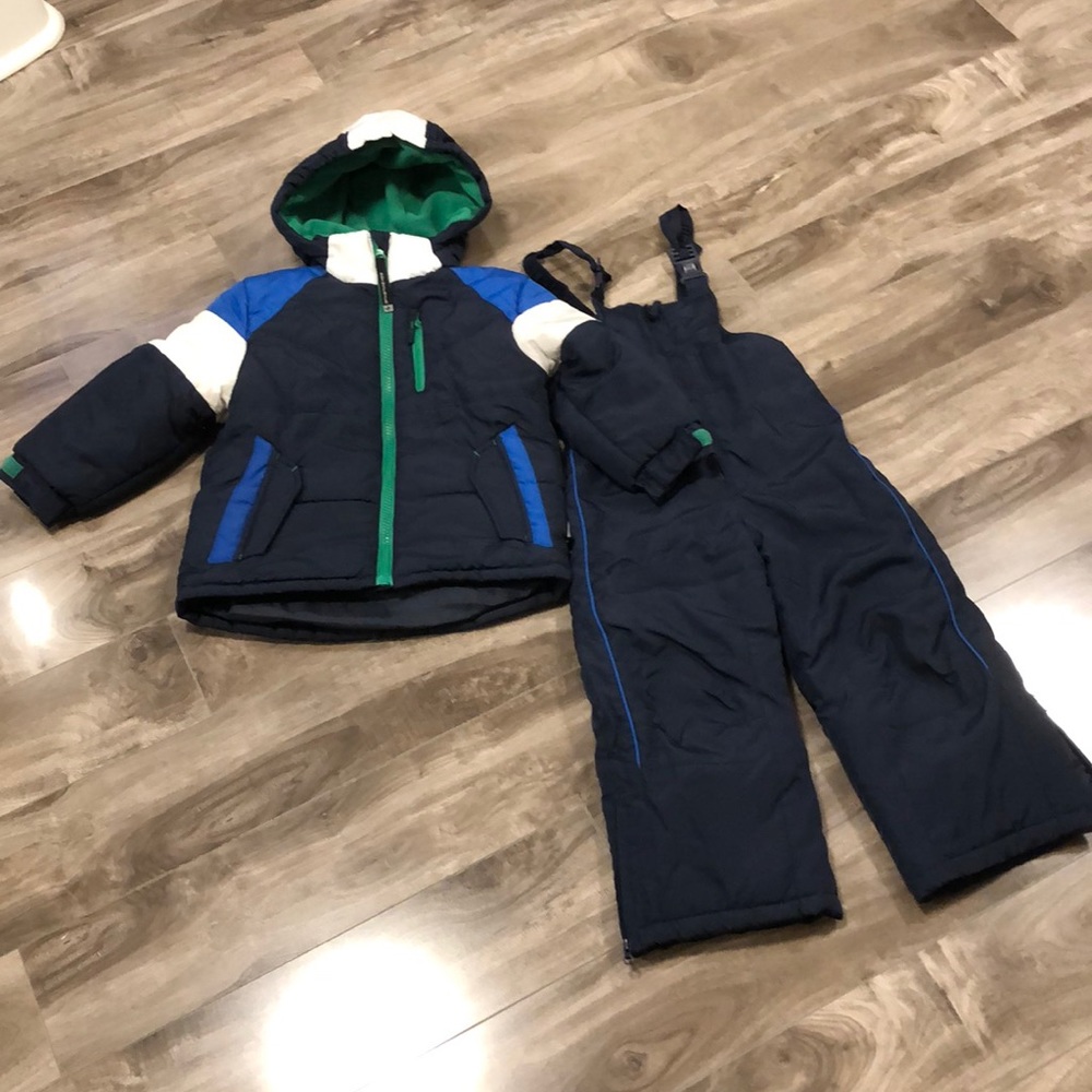 🔥🔥ROTHCHILD SNOW SUIT.